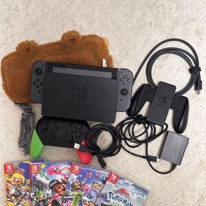 Nintendo Switch Console ,Pro Controller, Game Software and Pouch Set